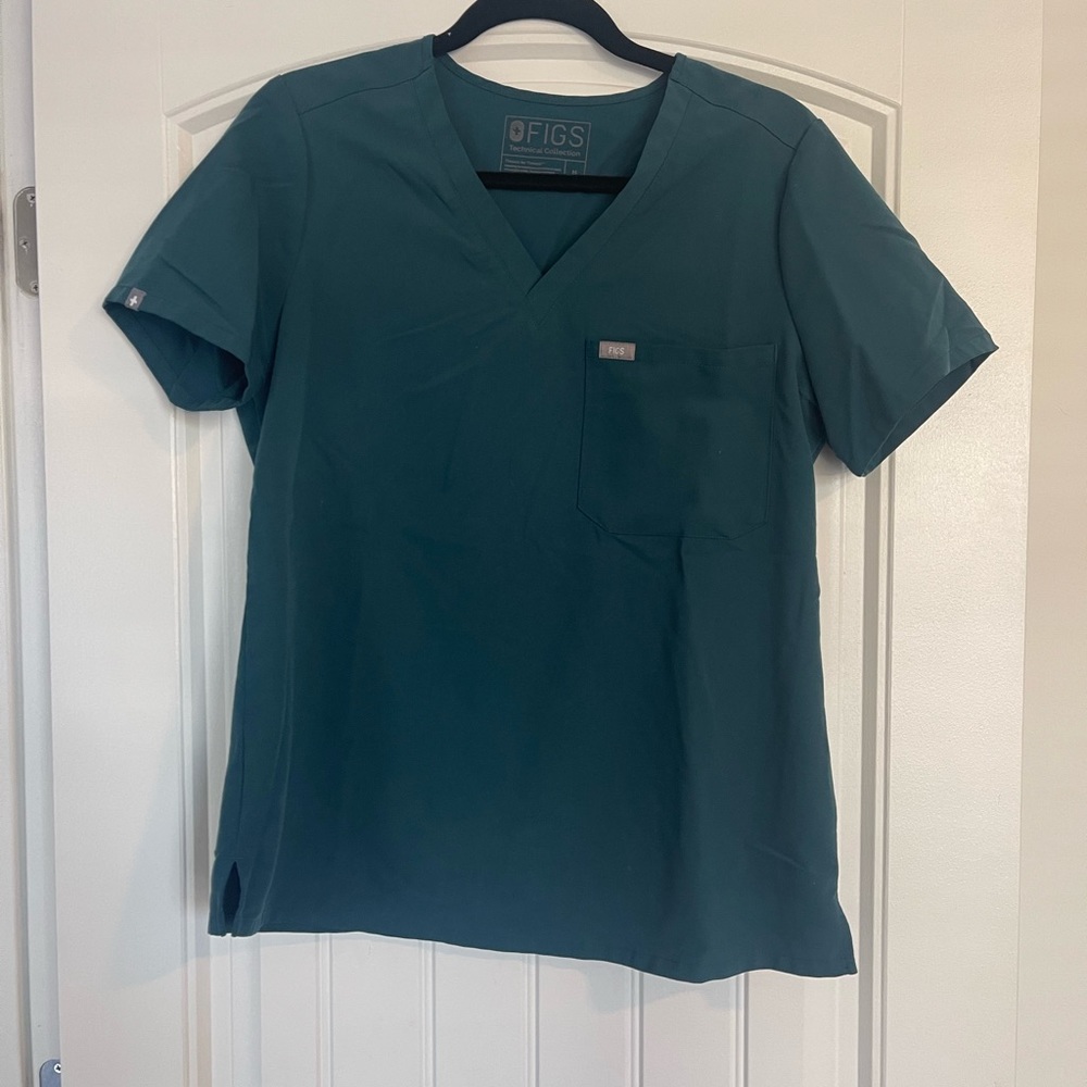 Pacific Blue Figs scrub top